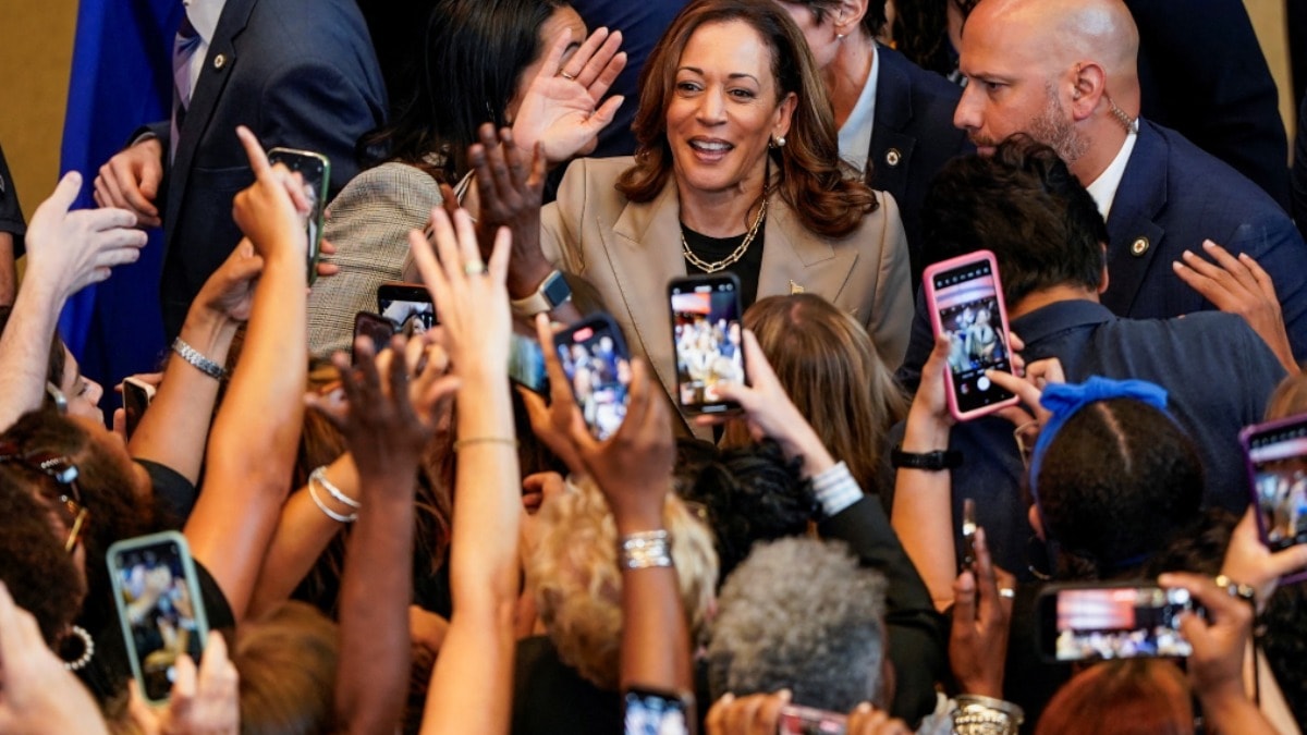 Kamala Harris Gen Z'yi 'influencer'larla mı etkilemeyi planladı?