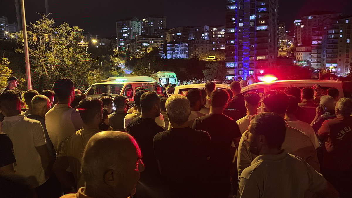 Boşanma aşamasındaki eşini öldürdü, intihar etti