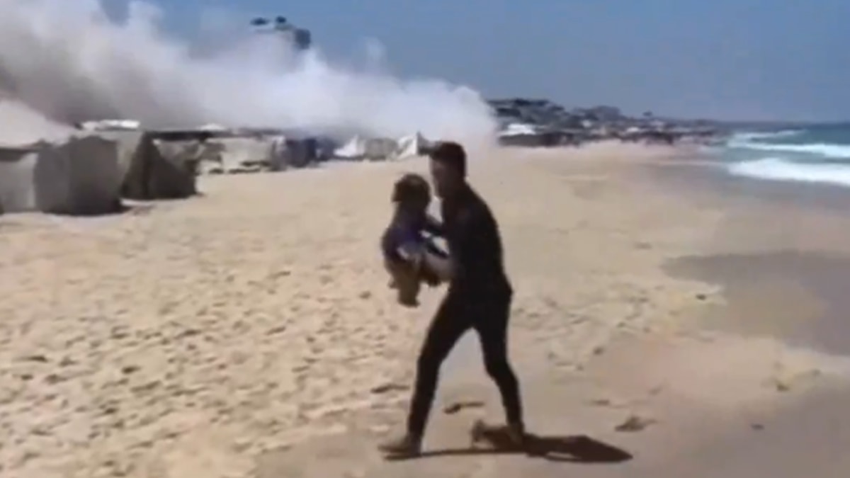 İsrail, Gazze sahilini bombaladı