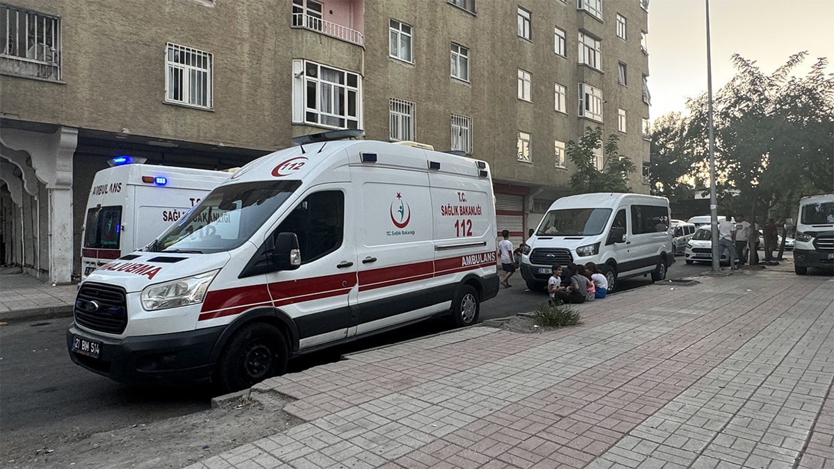 Evinde ölü bulundu