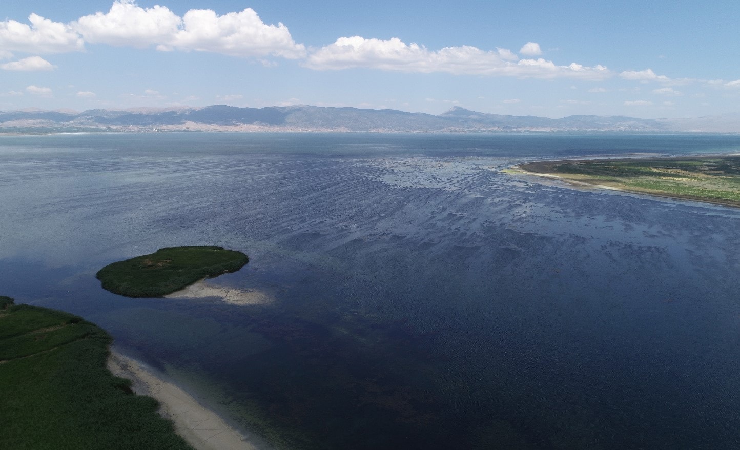Eğirdir Gölü bölünüyor! 1,2 kilometre kaldı...
