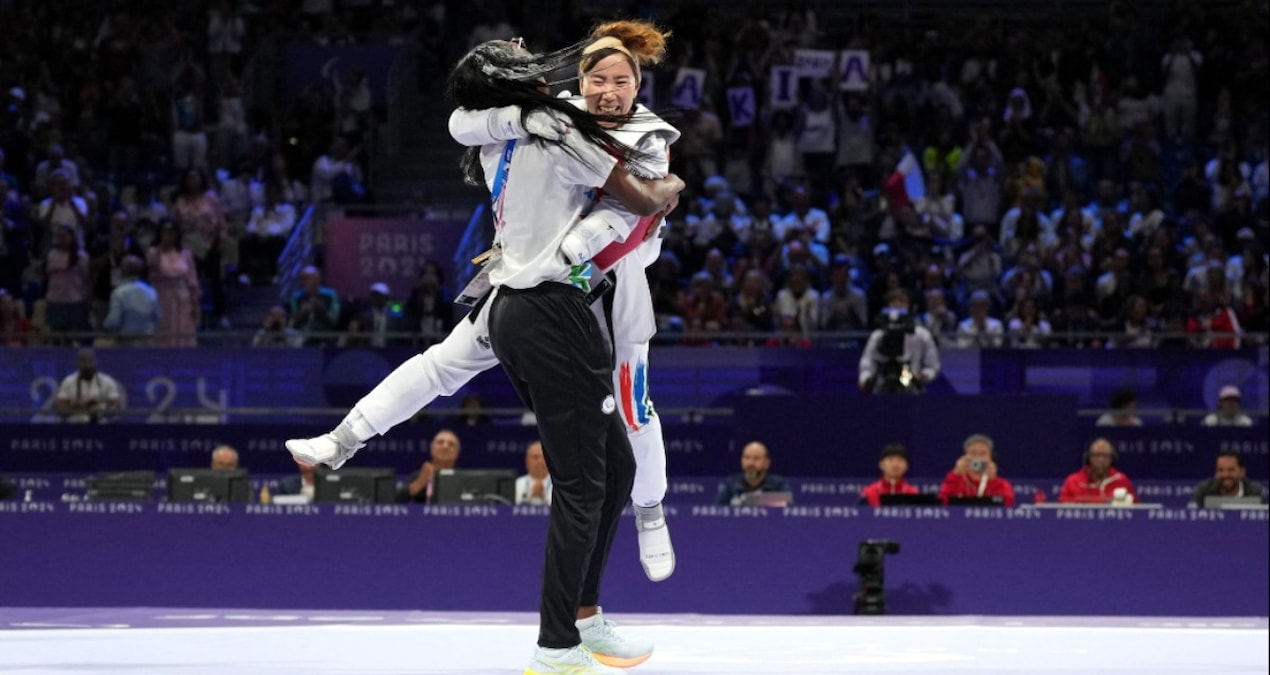 Zakia Khudadadi, tarihe geçti