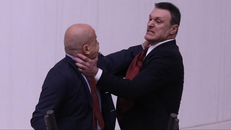 Özgür Özel: Alpay Özalan denilen organizma...