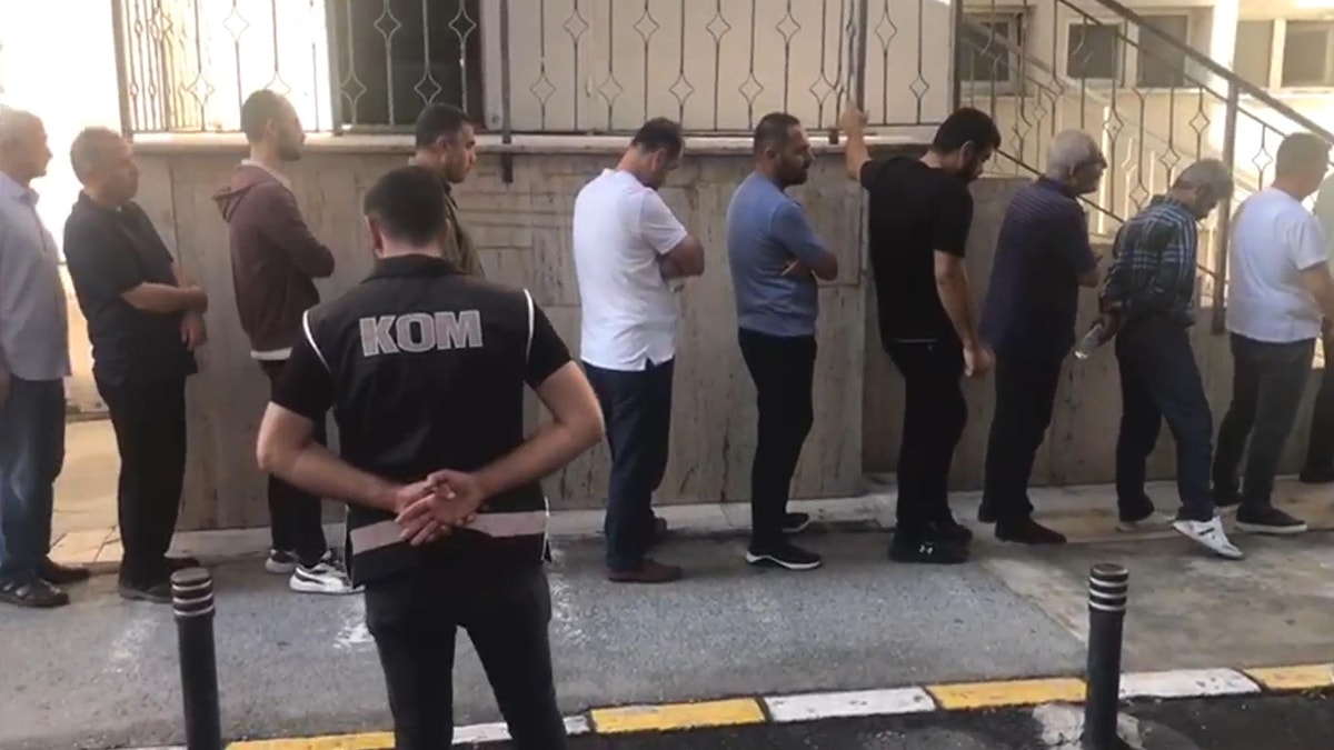 Tapuda rüşvet operasyonu: Adliyeye sevk edildiler