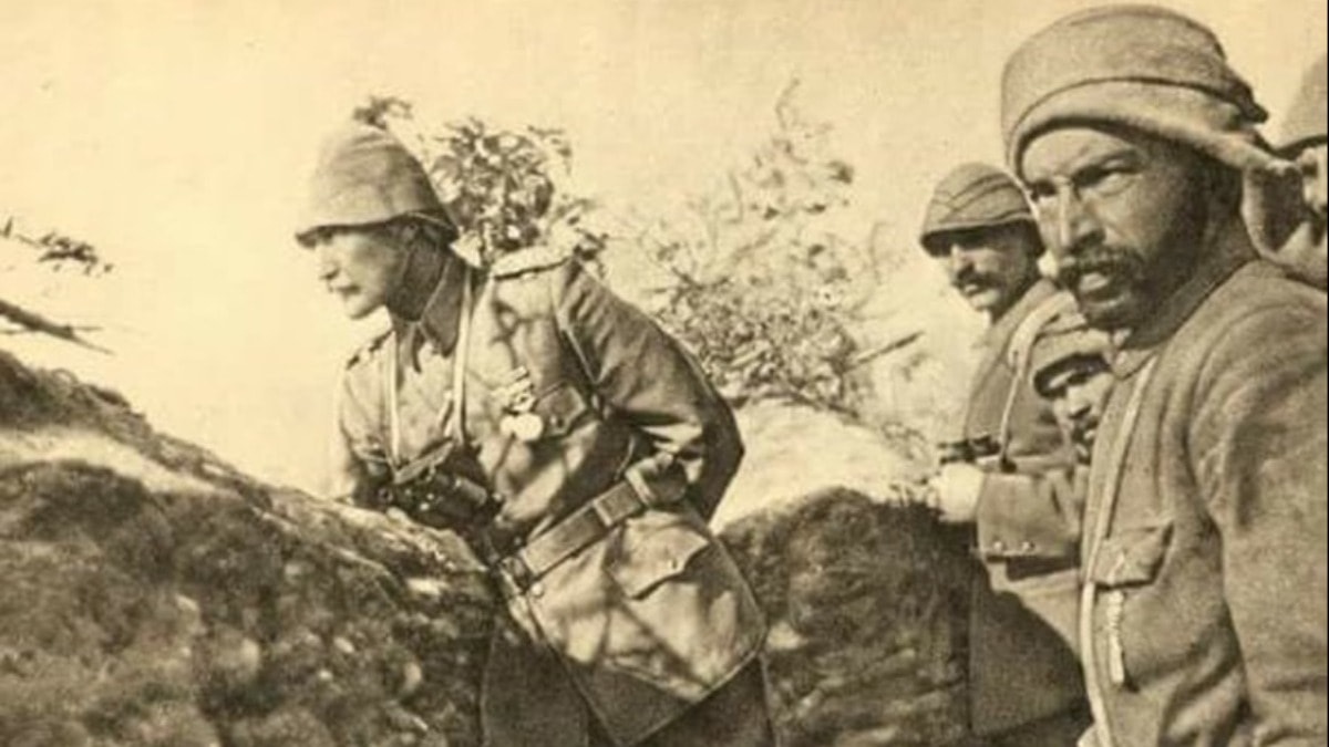 Ben size taarruzu değil ölmeyi emrediyorum!