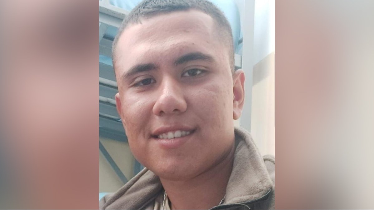 Yangına müdahale ederken hayatını kaybeden itfaiye eri toprağa verildi