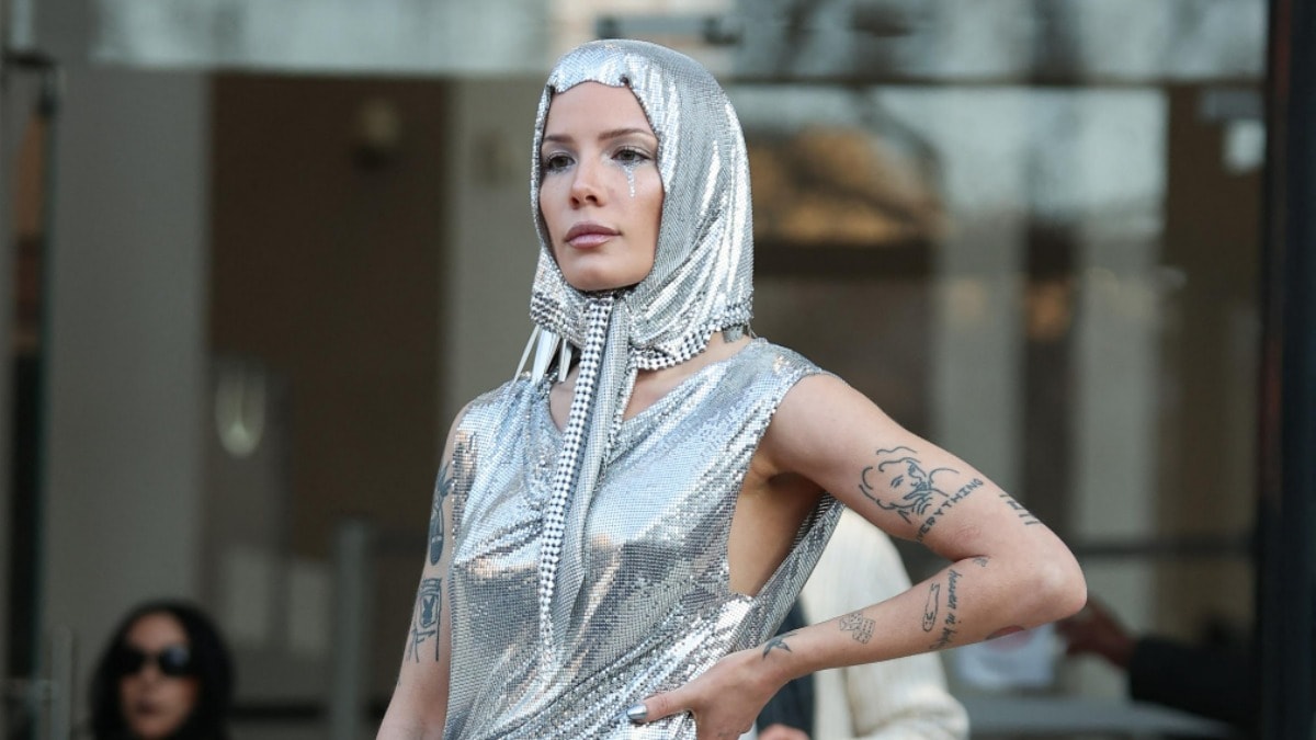 ABD'li şarkıcı Halsey çocuk düşürdüğünü itiraf etti