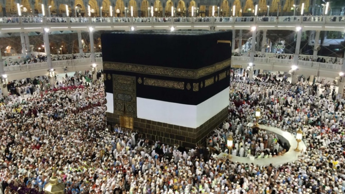 Diyanet yöneticilerine kurasız özel hac vizesi