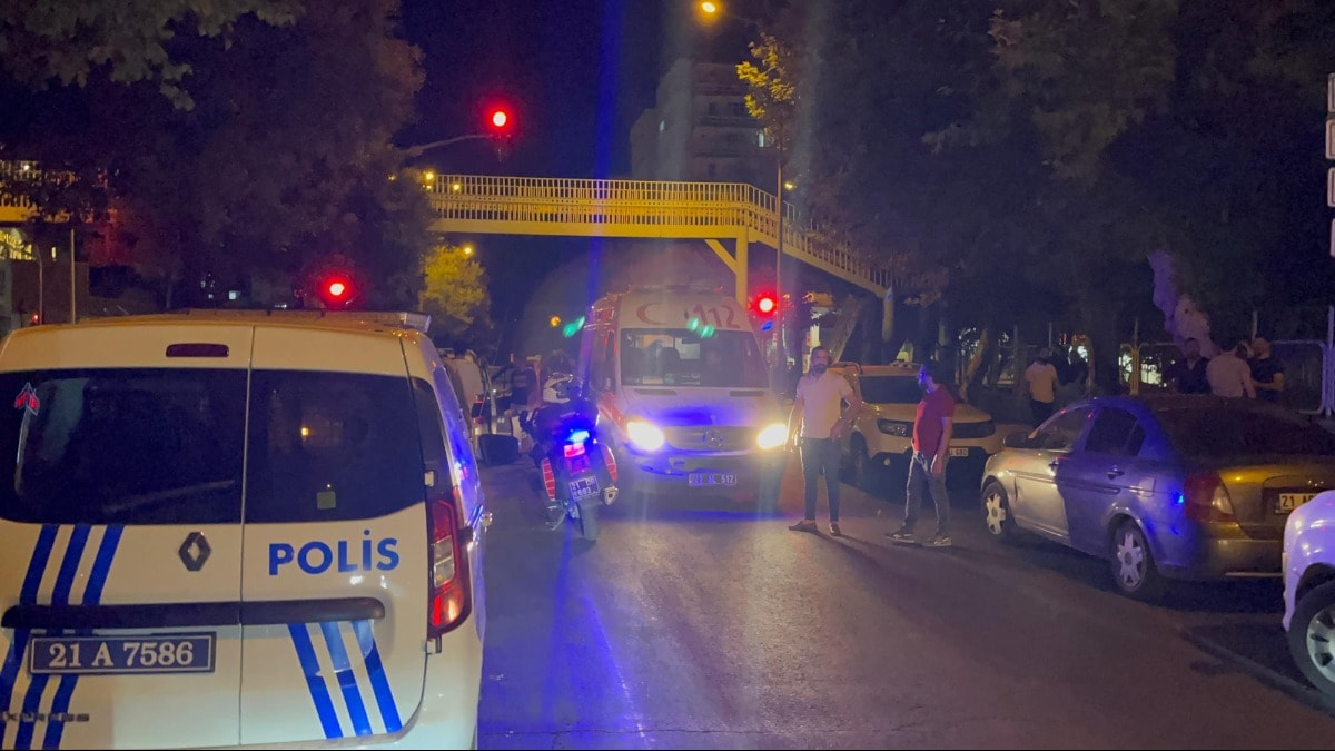 Husumetli ailelerin kavgasında bir ev kundaklandı