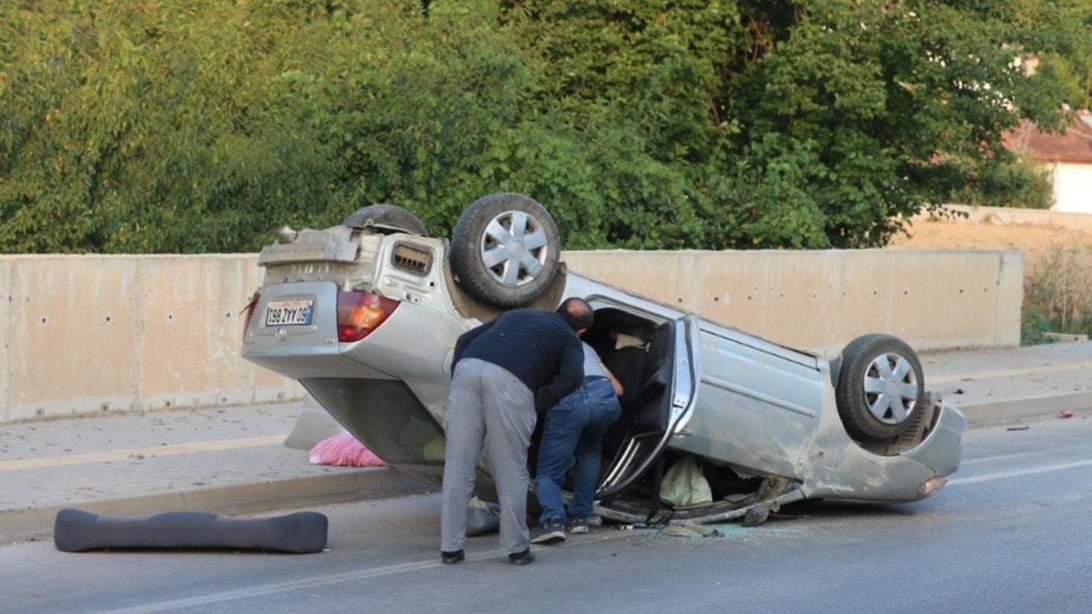 Aynı aileden 4 kişi kazada yaralandı