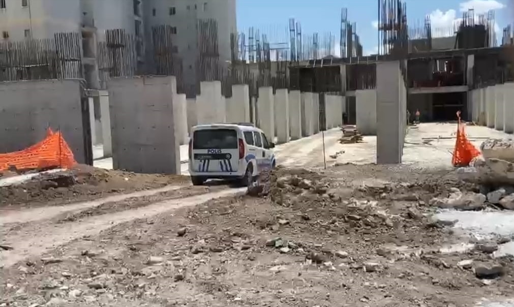 İnşaattan düşen işçi can verdi