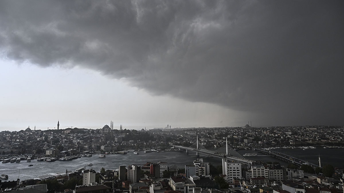 Uyarılar peş peşe geldi: İstanbul'da şiddetli yağmur