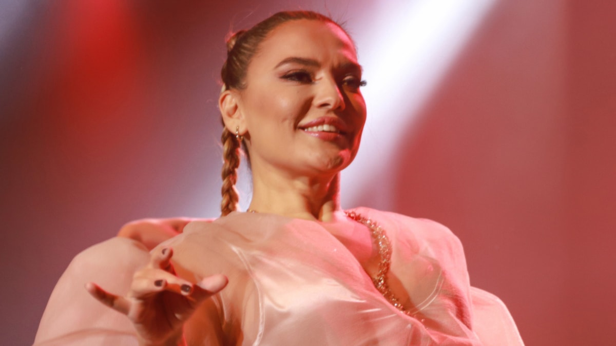 Demet Akalın'ın 18 bin TL'lik fatura tepkisine yanıt geldi