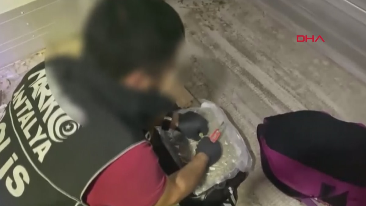 Antalya'da film sahnesi gibi narkotik operasyonu