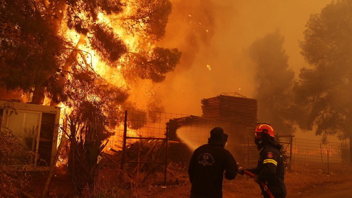 Türkiye'den Yunanistan'a yangınla mücadele desteği