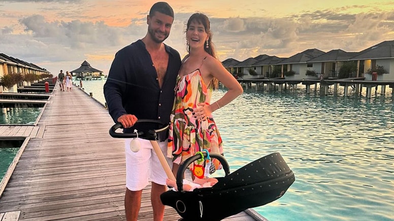 Berk Oktay ile Yıldız Çağrı Atiksoy Maldivler'de tatilde