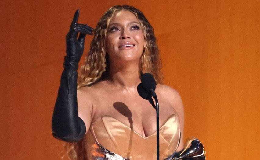 Beyonce başkanlık yarışında tarafını seçti... 4 milyon dolar bağışlayacak