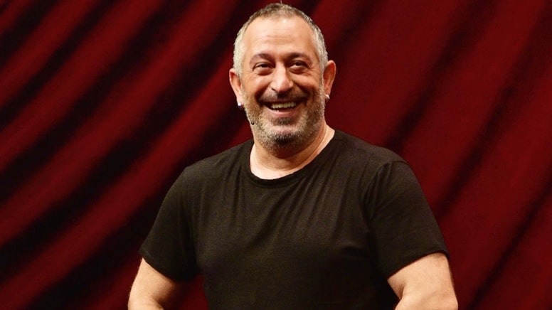 Cem Yılmaz da Yusuf Dikeç pozu verdi