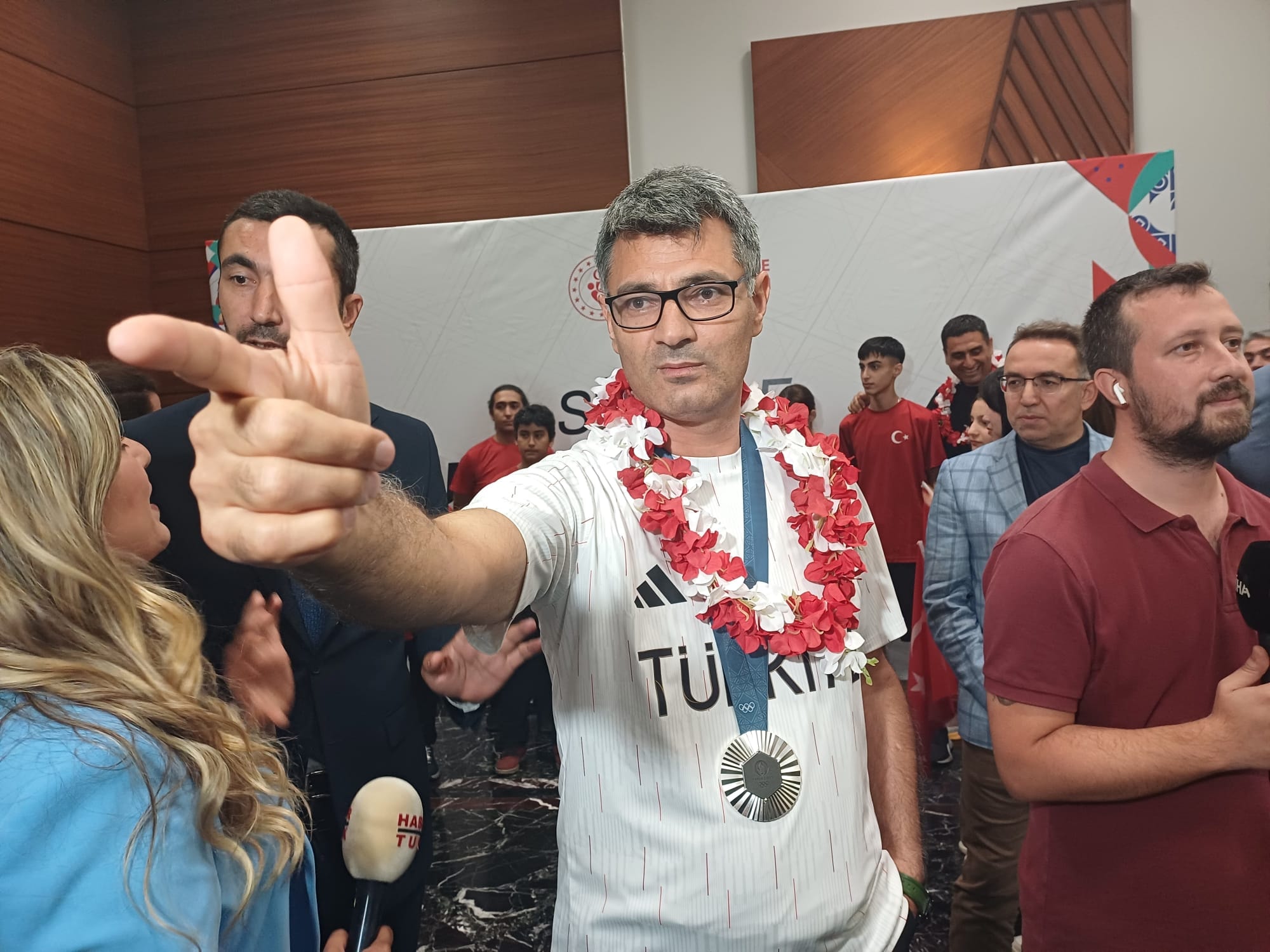 Milli sporcu Yusuf Dikeç: Görünüşümüz rahat olabilir ama içimizde fırtınalar kopuyor