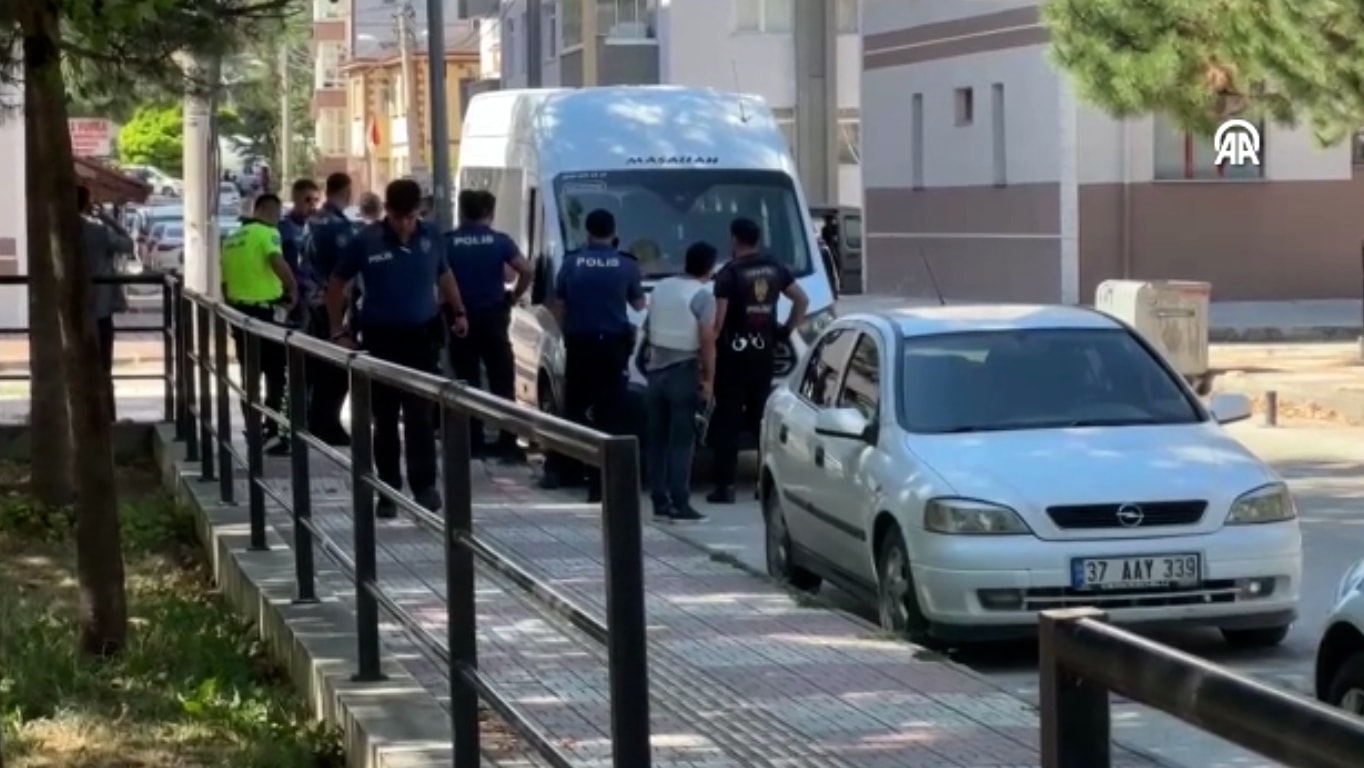 Polislere silahlı saldırı... Acı haber geldi