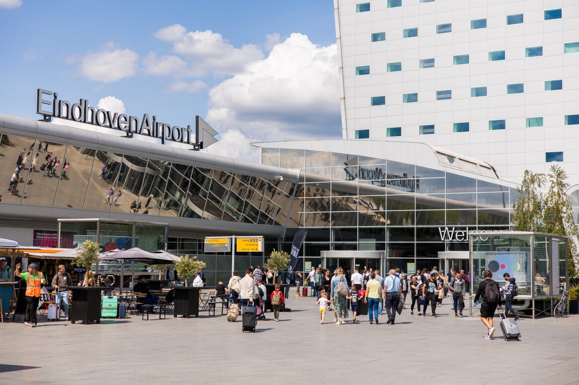 Havalimanında alarm: Tüm hava trafiği durdu