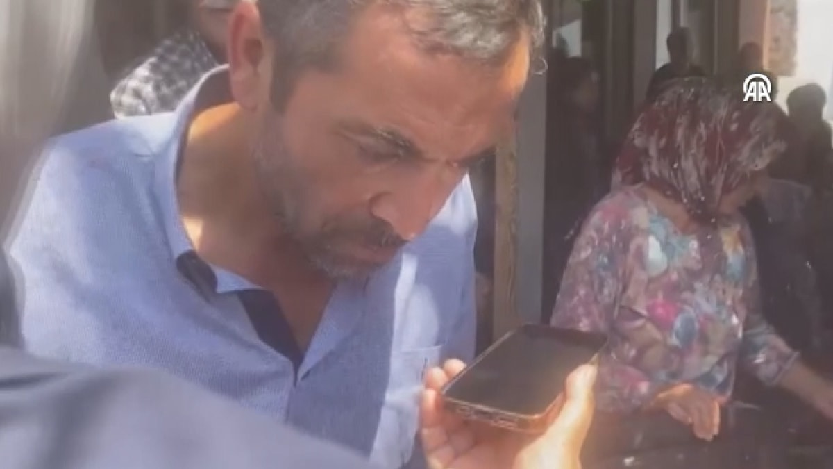 Erdoğan, İzmir'deki yangından etkilenenlerle görüştü