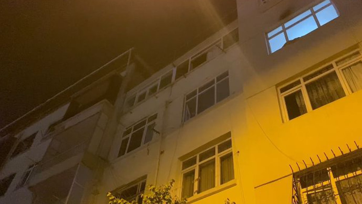 4'üncü katın tabanı çöktü, bir kişi 3'üncü kata düştü