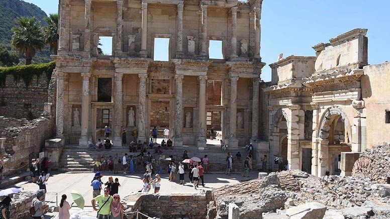 Efes Antik Kenti'ne 7 ayda 1 milyon 444 bin ziyaretçi