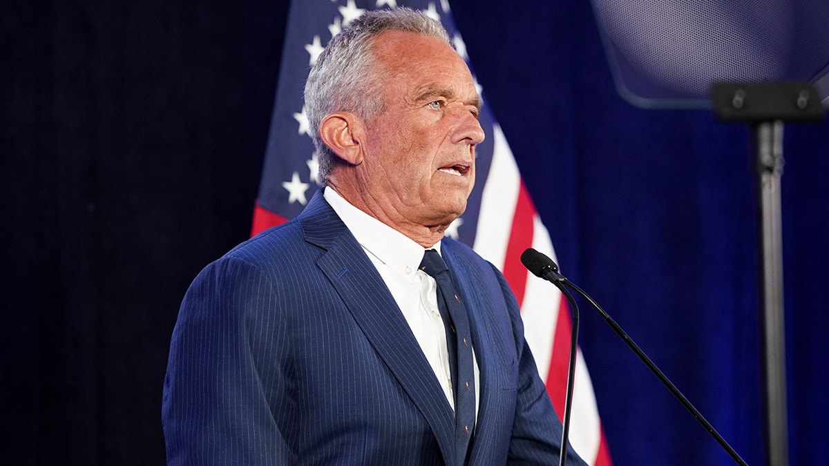 Kennedy, Trump lehine çekildi