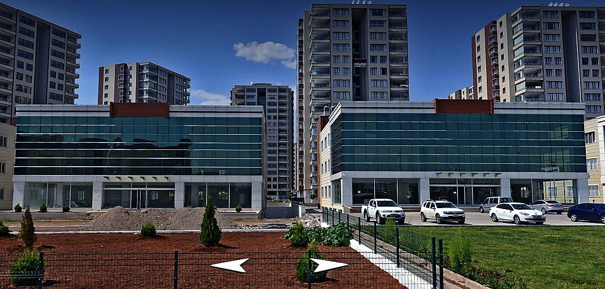 AKP'li eski başkanın plazalarına tedbir konuldu