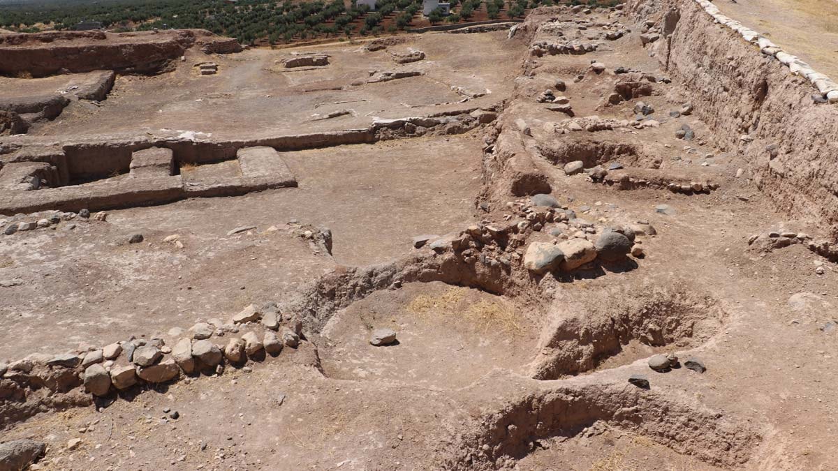 Geçmişe yolculuk: Oylum Höyük kazıları devam ediyor