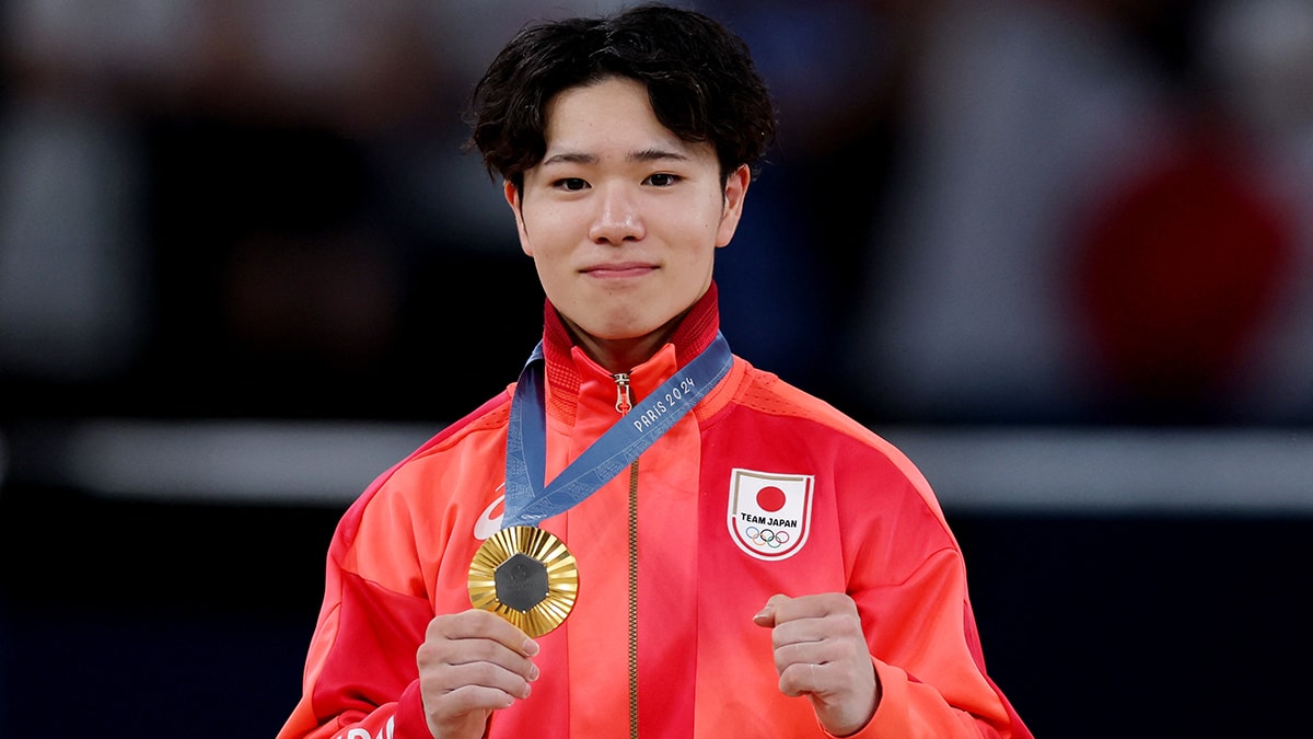 Paris 2024: Shinnosuke Oka, artistik cimnastik barfikste altın madalya kazandı