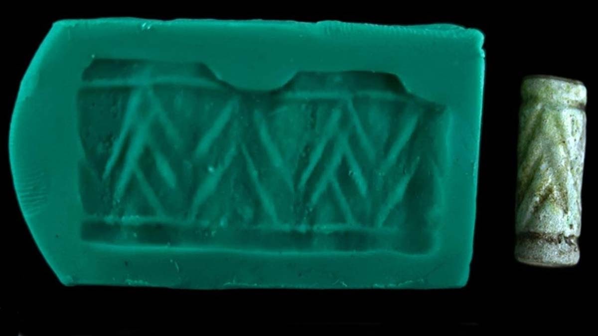 Tavşanlı Höyük kazısında 4 bin yıllık mühür bulundu