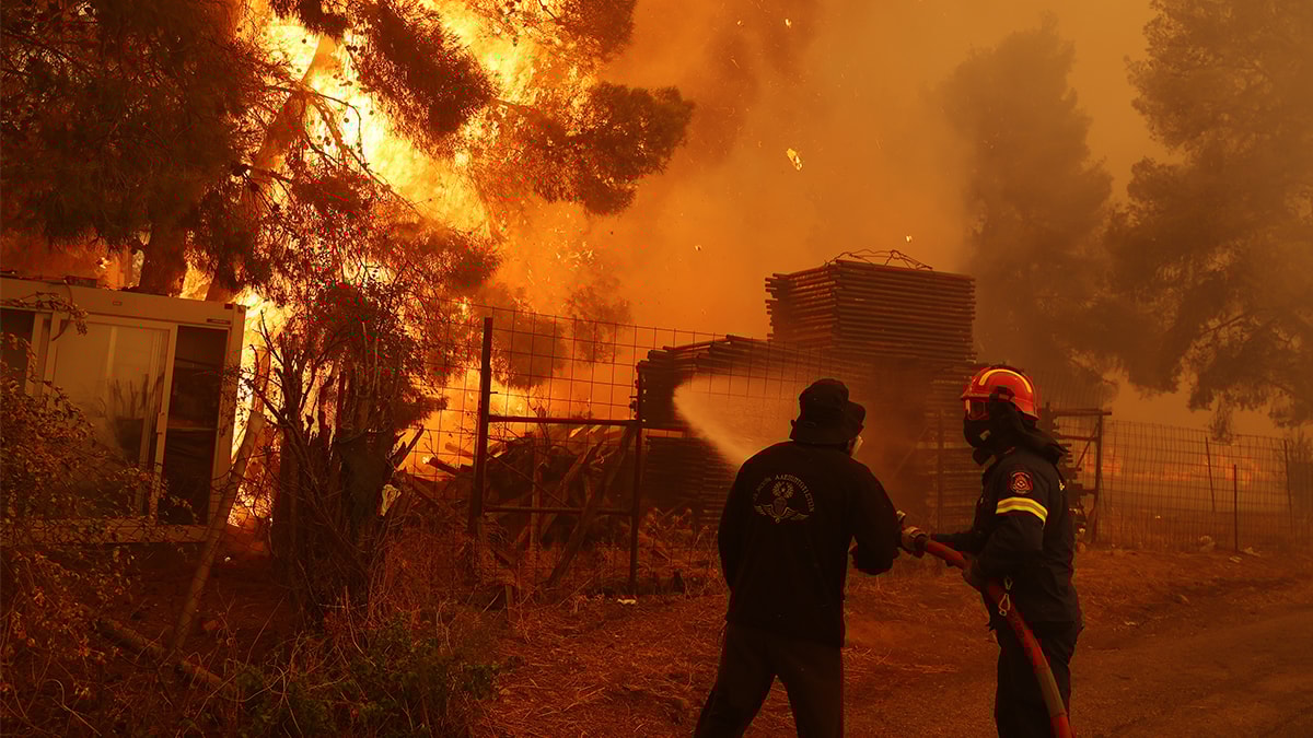 Yunanistan'daki yangınlar siyasette kriz yarattı