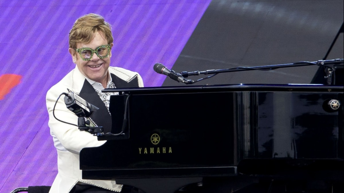 Kariyerine ara vermişti… 77 yaşındaki Elton John şimdi de körlük tehdidiyle boğuşuyor