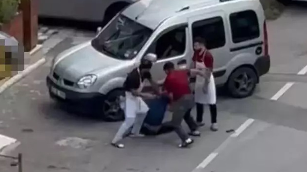 Eşini taciz edip öldüresiye dövdüler