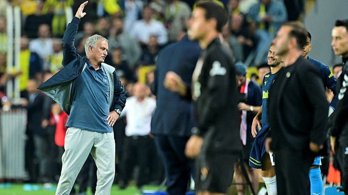 Galatasaray'dan Mourinho açıklaması