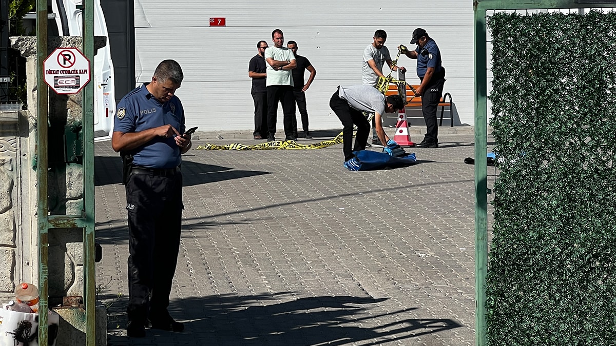 Fabrikada kadın cinayeti