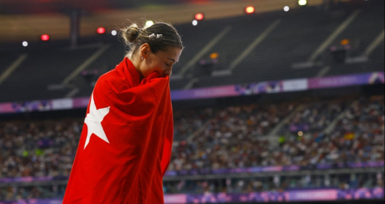 Aysel Önder'den Paris 2024 Paralimpik Oyunları'nda gümüş madalya