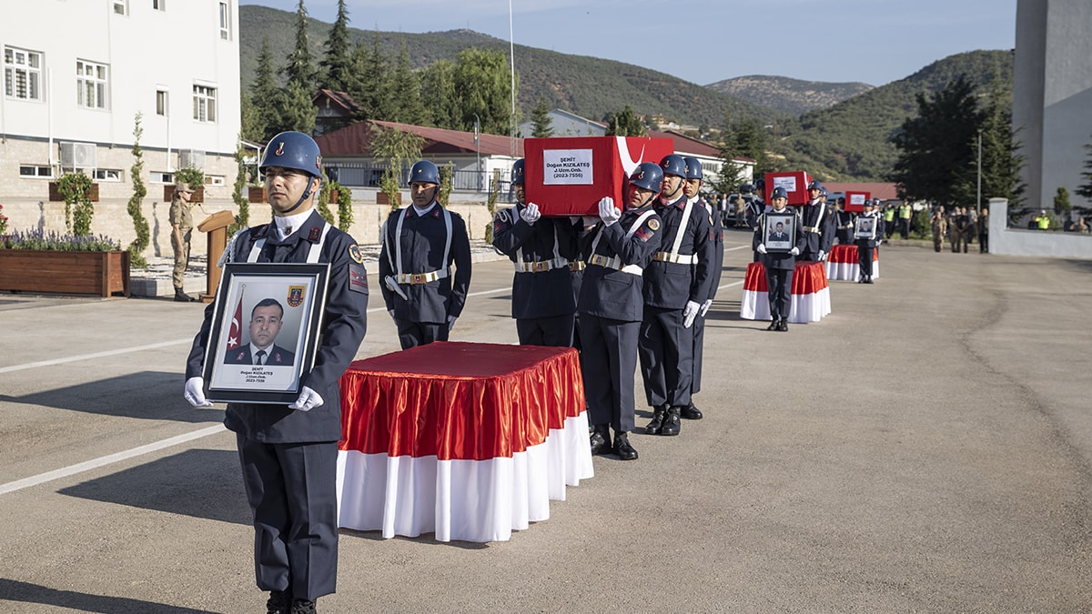 Tunceli'de şehit olan askerler için tören