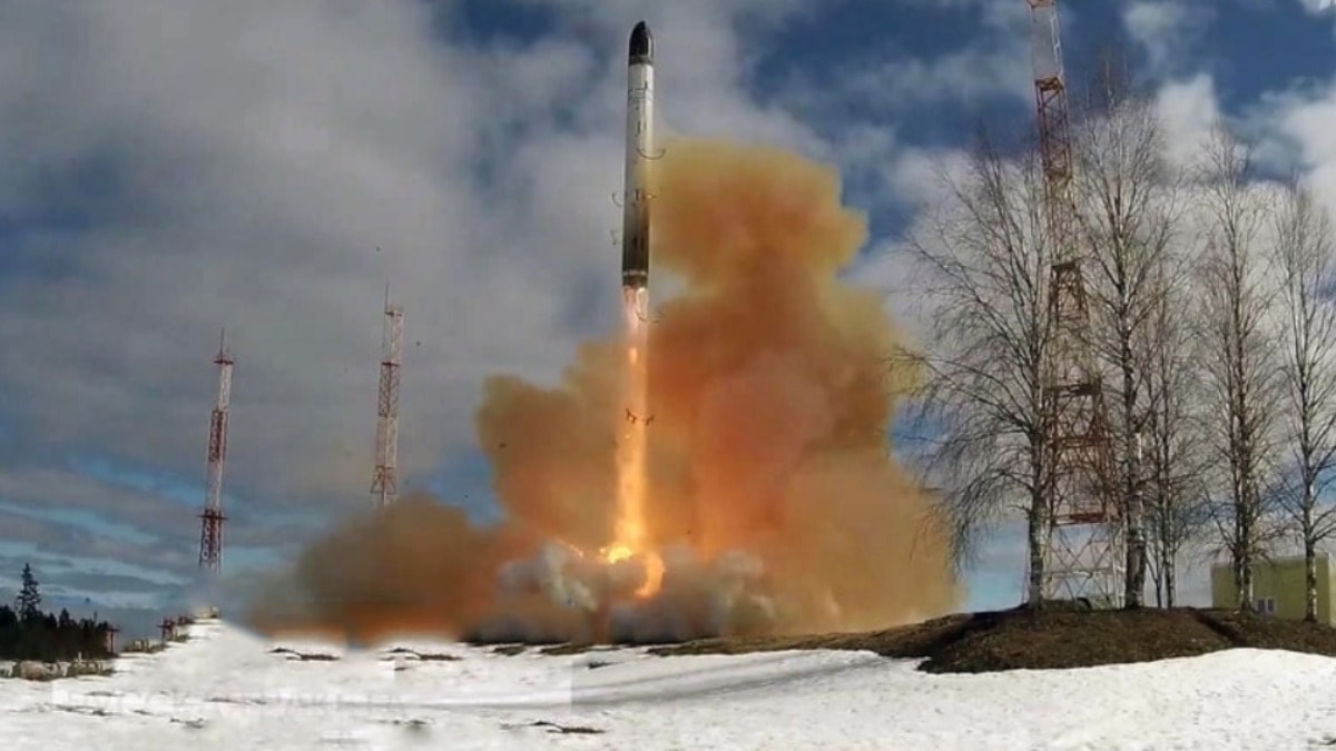 Putin'in 'yenilmez Şeytan'ı havada patladı