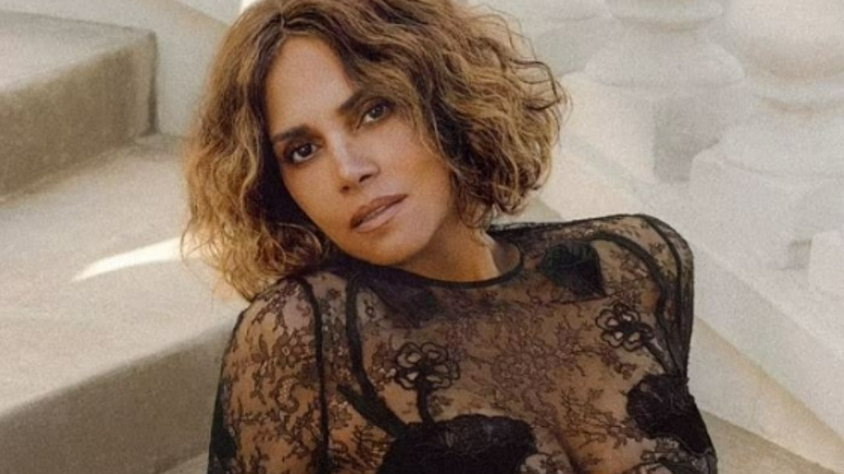 58 yaşındaki Halle Berry cesur pozlarıyla dikkat çekti
