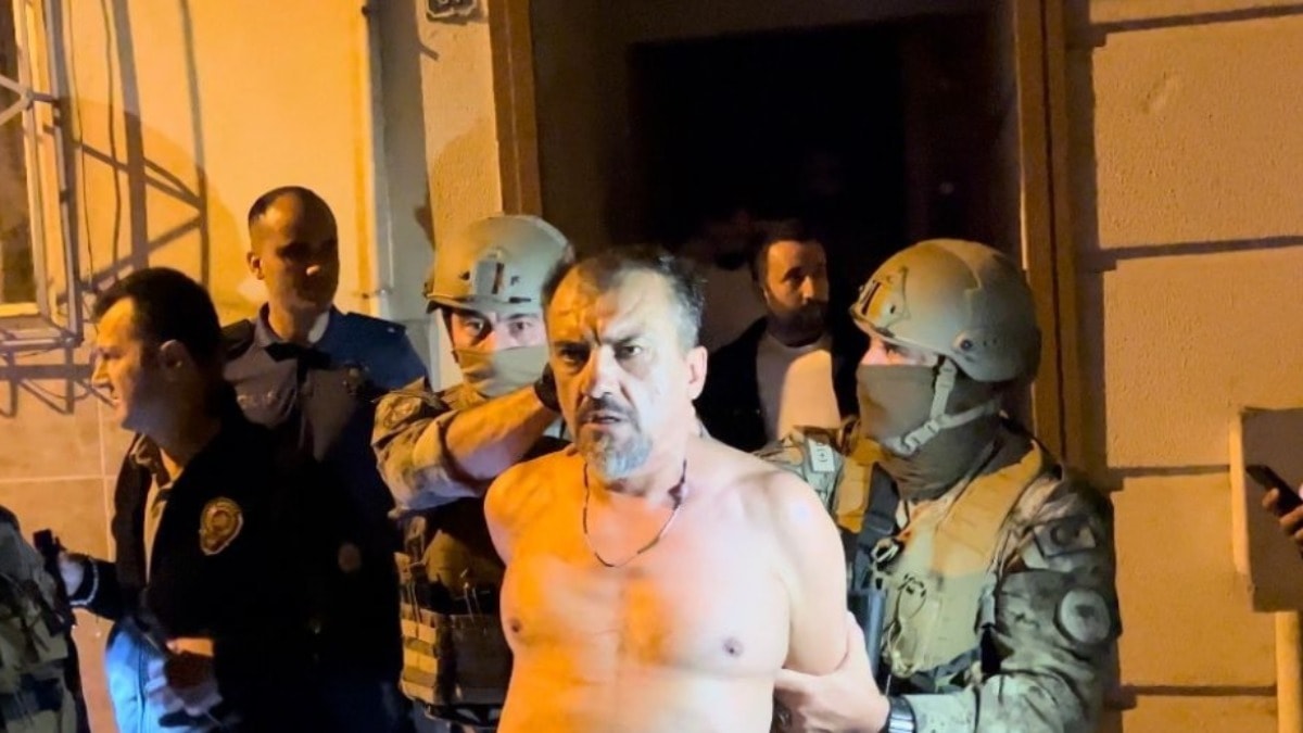 Eski boksör polislere silah çekti muhabirlerle dalga geçti