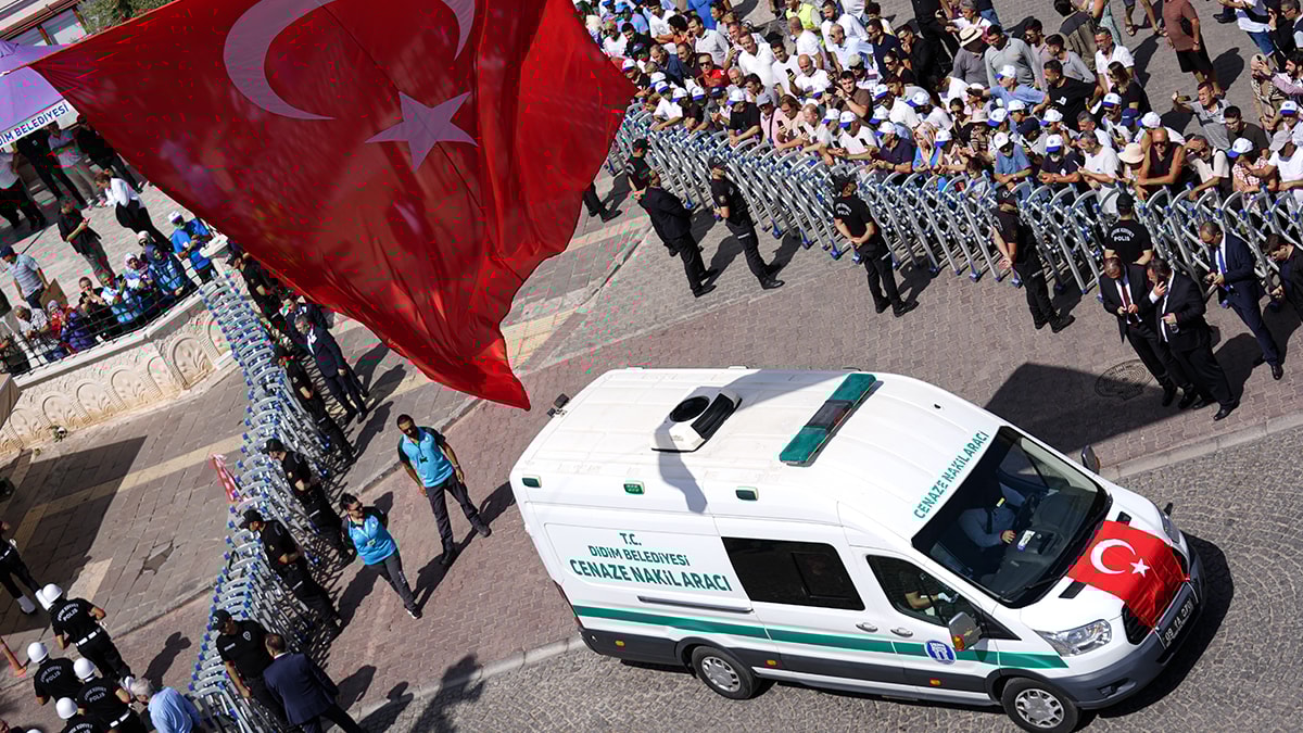 Ayşenur Ezgi Eygi son yolculuğuna uğurlandı