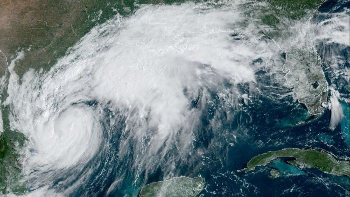 ABD'de alarm verildi: Fırtına, kasırgaya dönüştü