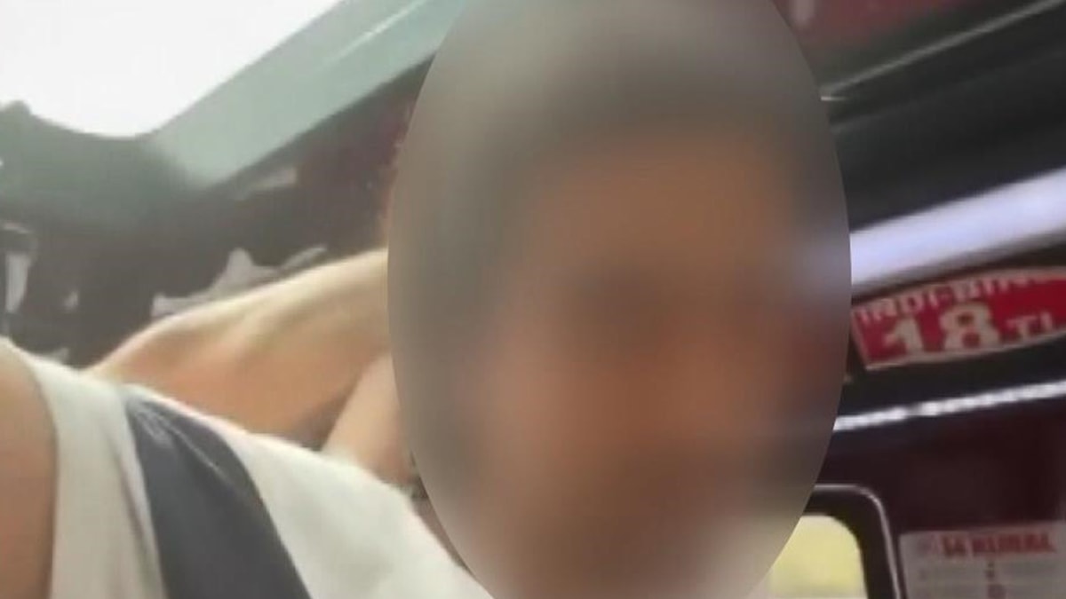 Sapık turiste minibüste gözaltı