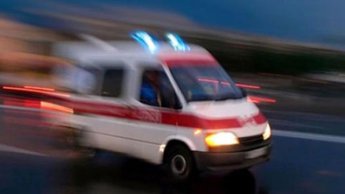 Üzerine vinç düşen inşaat işçisi can verdi