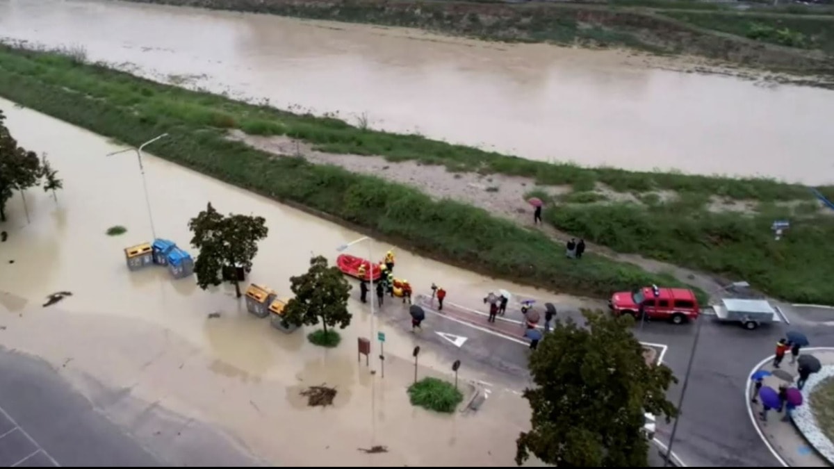 Sel felaketi etkili oldu: 1000 kişi tahliye edildi