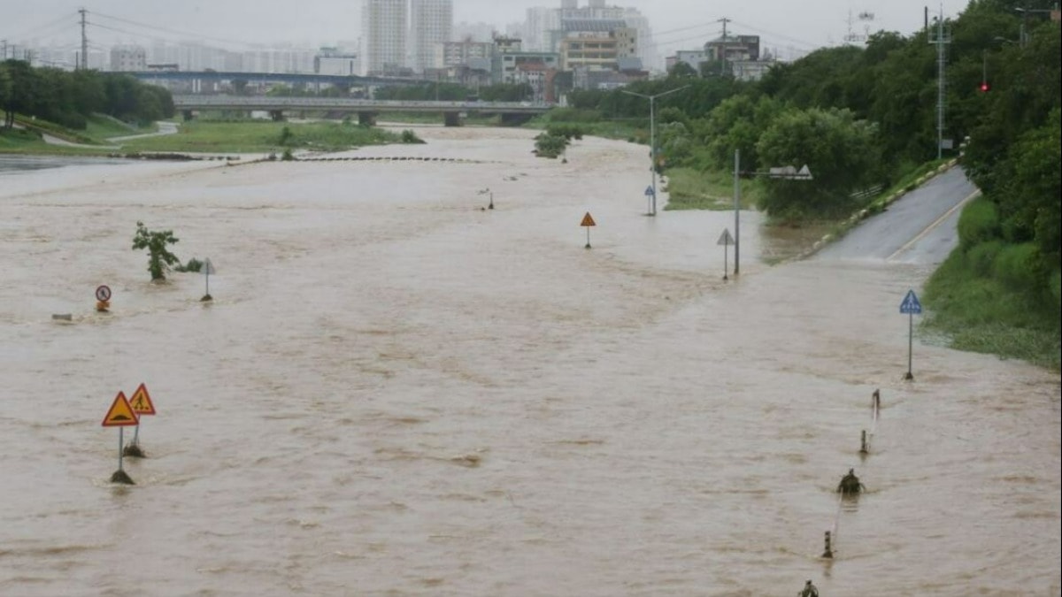 Güney Kore'de aşırı yağışlar can aldı: 1 ölü