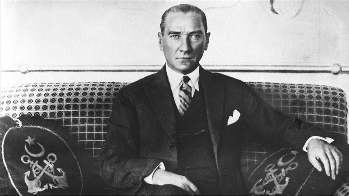 Instagram'dan Atatürk fotoğrafına 'tehlikeli kişi' sansürü